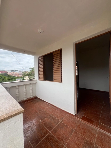 Casa de esquina por 260 mil: 4ª foto da galeria de imagens do imóvel