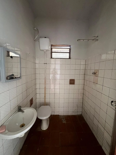 Casa de esquina por 260 mil: 8ª foto da galeria de imagens do imóvel