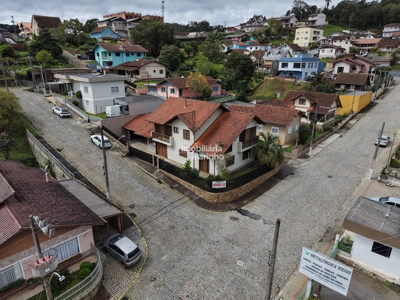 Residência com 4 quartos e suíte no centro de São Bento do Sul!!: 5ª foto da galeria de imagens do imóvel