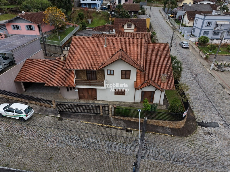 Residência com 4 quartos e suíte no centro de São Bento do Sul!!: 3ª foto da galeria de imagens do imóvel