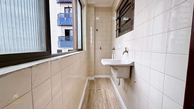 Apartamento com 2 dormitórios sendo uma suite, Vila Tupi, Lado Praia.: 7ª foto da galeria de imagens do imóvel