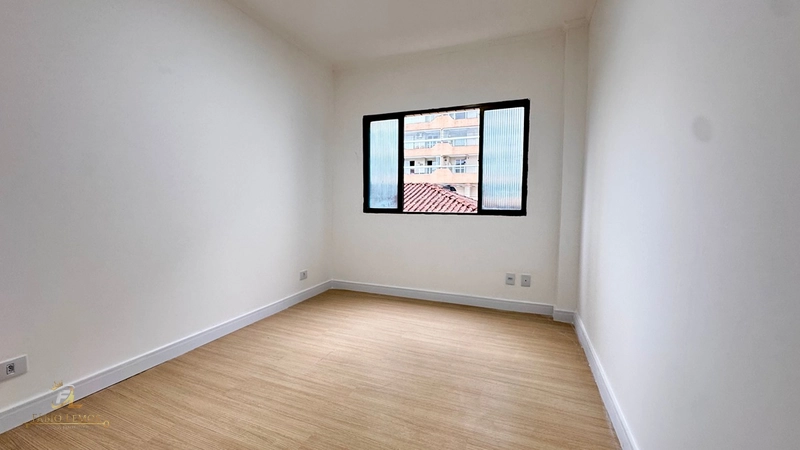 Apartamento com 2 dormitórios sendo uma suite, Vila Tupi, Lado Praia.: 2ª foto da galeria de imagens do imóvel