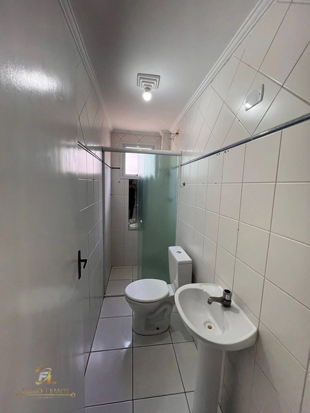 UM DORMITORIO C/M PISCINA : 5ª foto da galeria de imagens do imóvel