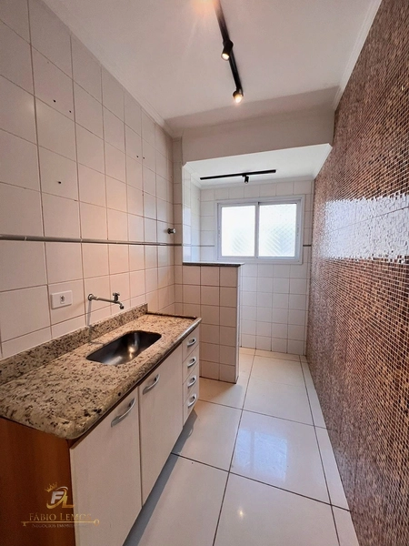 UM DORMITORIO C/M PISCINA : 7ª foto da galeria de imagens do imóvel