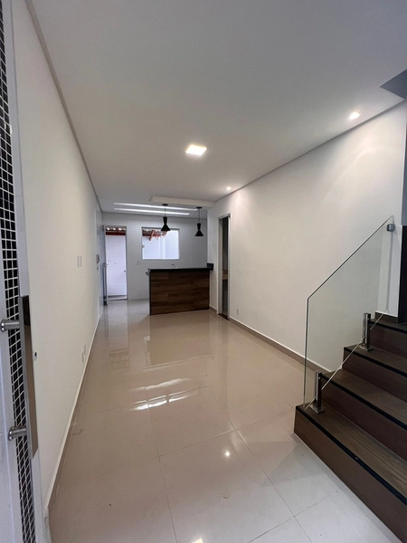 Sobrado novo com fino acabamento e próximo a praia. Aceita financiamento bancário: 5ª foto da galeria de imagens do imóvel