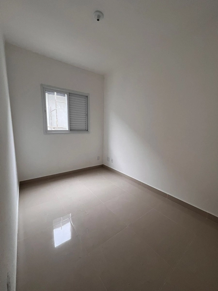 Sobrado novo com fino acabamento e próximo a praia. Aceita financiamento bancário: 2ª foto da galeria de imagens do imóvel