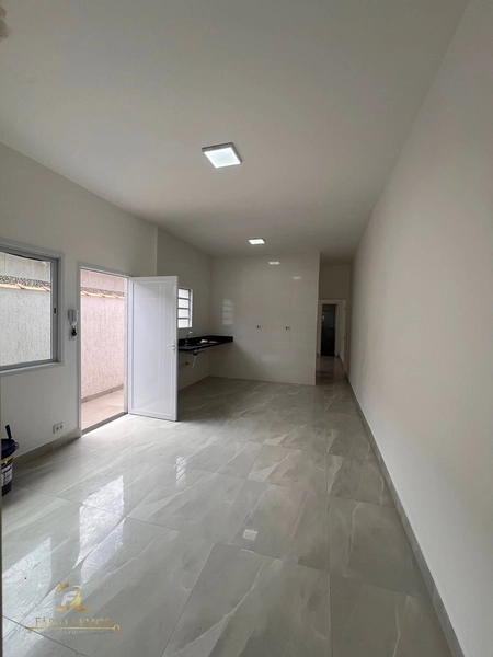  🏠 CASA DE 02 DORMITÓRIOS *REFORMADA* A 20 METROS DO MAR...: 6ª foto da galeria de imagens do imóvel