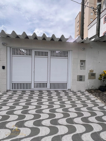  🏠 CASA DE 02 DORMITÓRIOS *REFORMADA* A 20 METROS DO MAR...: 2ª foto da galeria de imagens do imóvel