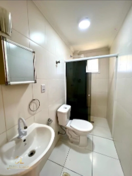 APARTAMENTO SÓ A 400 METROS DA PRAIA : 11ª foto da galeria de imagens do imóvel