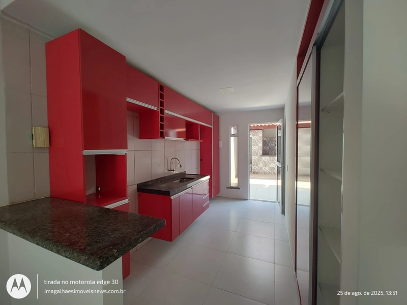 Casa Duplex à venda no Centro de Eusébio: 2ª foto da galeria de imagens do imóvel