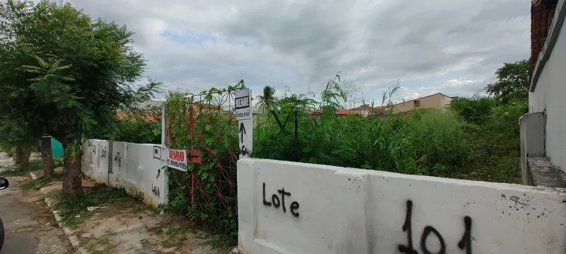 Ótimo terreno  no centro de Santa Quitéria, ideal para uma casa ampla.: 6ª foto da galeria de imagens do imóvel