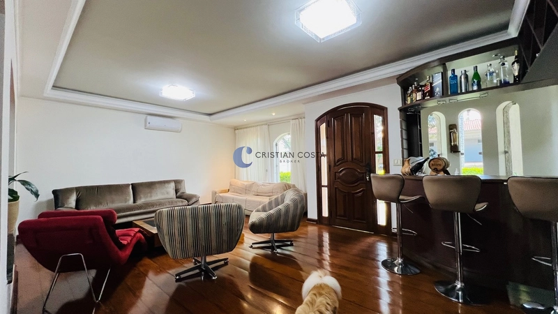 Casa de 4 dormitórios e piscina no Cond. Parque Sabará em São Carlos: 3ª foto da galeria de imagens do imóvel