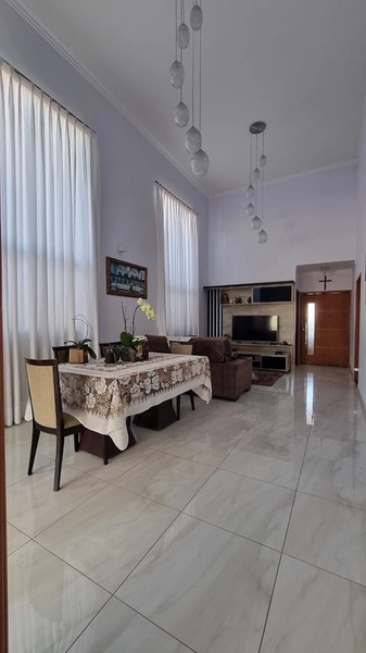 Casa de 3 Suítes e Piscina no Residencial Quebec em São Carlos/SP.: 2ª foto da galeria de imagens do imóvel