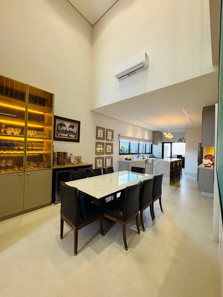 Casa contemporânea com 4 Suítes e piscina no Condomínio Faber IV no Parque Faber em São Carlos/SP: 15ª foto da galeria de imagens do imóvel