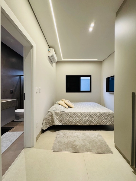 Casa contemporânea com 4 Suítes e piscina no Condomínio Faber IV no Parque Faber em São Carlos/SP: 20ª foto da galeria de imagens do imóvel