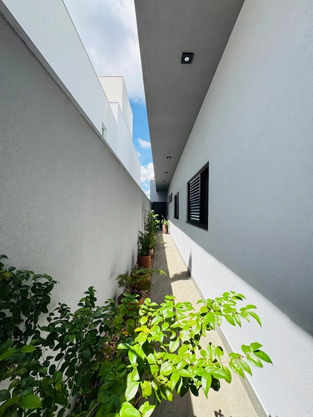 Casa contemporânea com 4 Suítes e piscina no Condomínio Faber IV no Parque Faber em São Carlos/SP: 51ª foto da galeria de imagens do imóvel