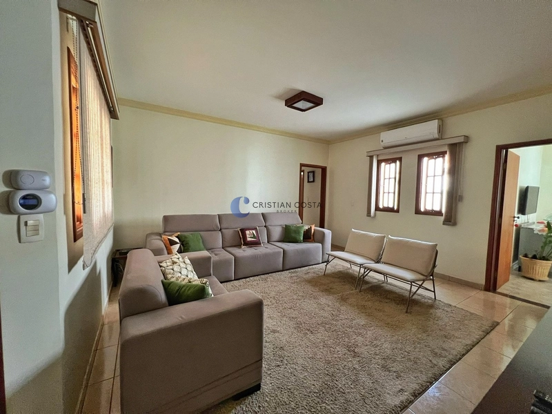Casa de 3 dormitórios no Jardim Bandeirantes em São Carlos/SP: 2ª foto da galeria de imagens do imóvel