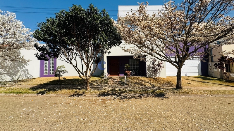 Sobrado de 3 suítes no Condomínio Parque do Espraiado em São Carlos/SP: 3ª foto da galeria de imagens do imóvel