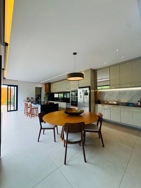 Sobrado de 4 Suítes e Piscina no Condomínio Faber IV em São Carlos/SP.: 6ª foto da galeria de imagens do imóvel