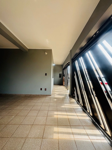 Sobrado de 3 Dormitórios e Piscina no Jd. das Torres em São Carlos/SP.: 3ª foto da galeria de imagens do imóvel