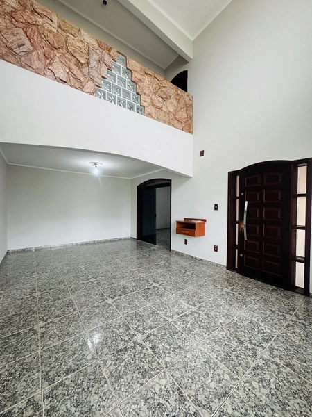 Sobrado de 3 Dormitórios e Piscina no Jd. das Torres em São Carlos/SP.: 4ª foto da galeria de imagens do imóvel