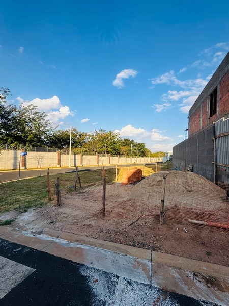Terreno de esquina com 384,50m2 no Condomínio Faber IV em São Carlos/SP.: 2ª foto da galeria de imagens do imóvel