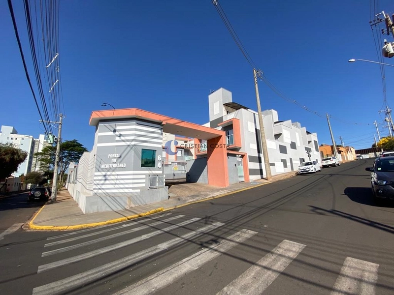 Sobrado de 3 dorm. no cond. Portal do Mediterrâneo em São Calos/SP: 1ª foto da galeria de imagens do imóvel