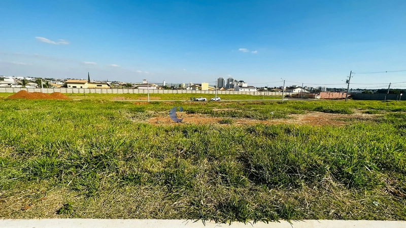 Terreno de 300 m² no cond. Monte das Araucárias em São Carlos/SP.: 3ª foto da galeria de imagens do imóvel