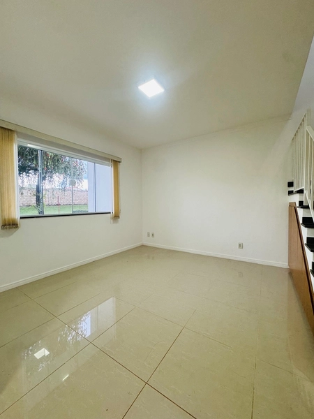 Sobrado de 3 suítes e quintal gramado no Condomínio Village damha II em São Carlos/SP.: 4ª foto da galeria de imagens do imóvel