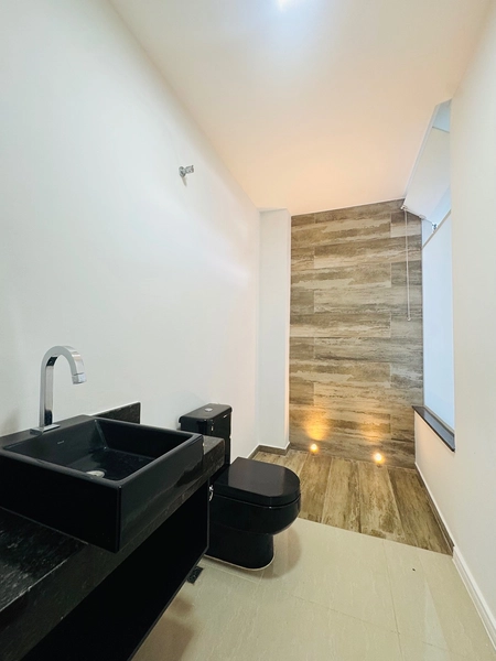 Sobrado de 3 suítes e quintal gramado no Condomínio Village damha II em São Carlos/SP.: 3ª foto da galeria de imagens do imóvel