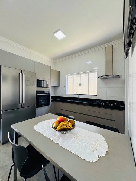 Sobrado de 4 Dormitórios e Piscina no Condomínio Village Damha III em São Carlos/SP.: 17ª foto da galeria de imagens do imóvel