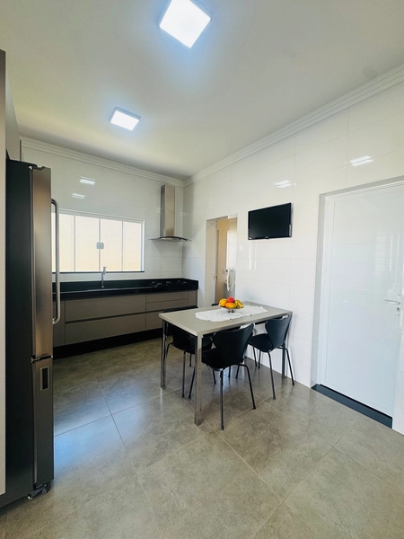 Sobrado de 4 Dormitórios e Piscina no Condomínio Village Damha III em São Carlos/SP.: 13ª foto da galeria de imagens do imóvel