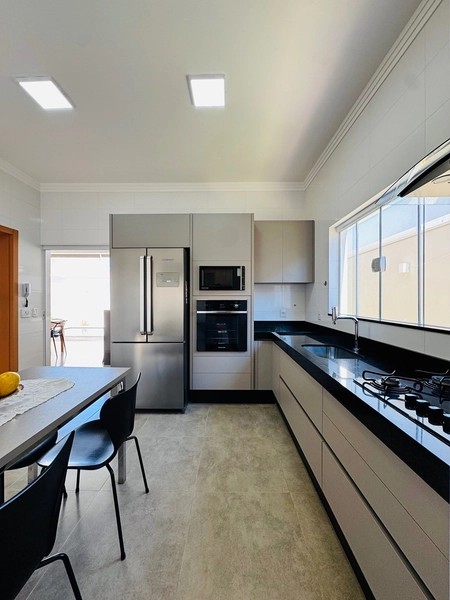 Sobrado de 4 Dormitórios e Piscina no Condomínio Village Damha III em São Carlos/SP.: 15ª foto da galeria de imagens do imóvel