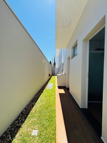 Sobrado de 4 Dormitórios e Piscina no Condomínio Village Damha III em São Carlos/SP.: 25ª foto da galeria de imagens do imóvel