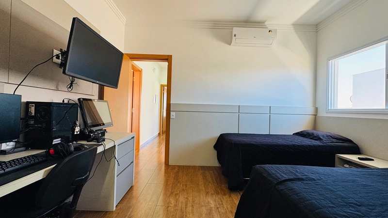 Sobrado de 4 Dormitórios e Piscina no Condomínio Village Damha III em São Carlos/SP.: 37ª foto da galeria de imagens do imóvel