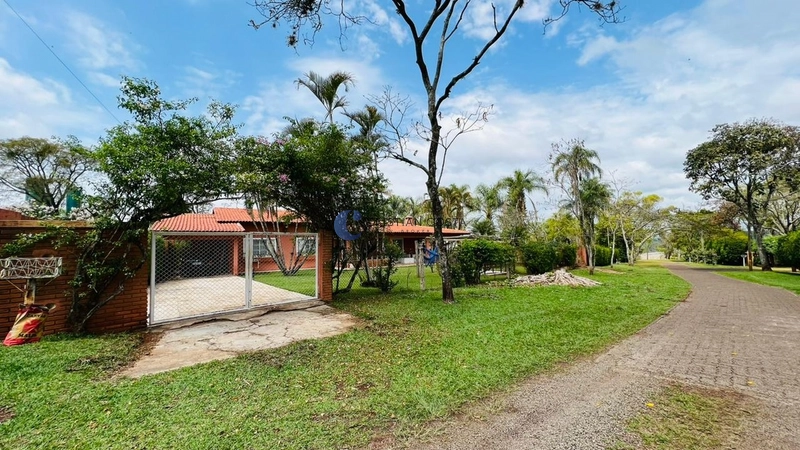 Casa de veraneio no cond. Vila Pinhal do Broa em Tirapina/SP: 1ª foto da galeria de imagens do imóvel