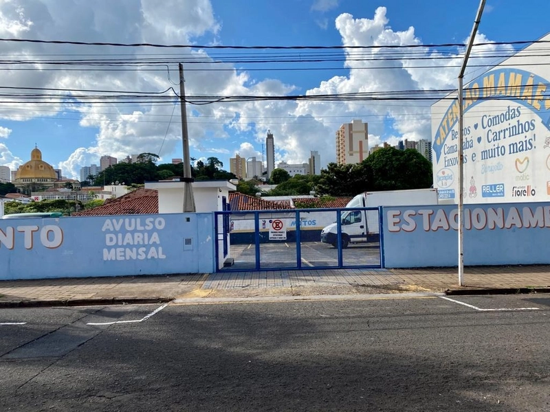 Terreno comercial de 574 m² no centro de São Carlos/SP: 3ª foto da galeria de imagens do imóvel