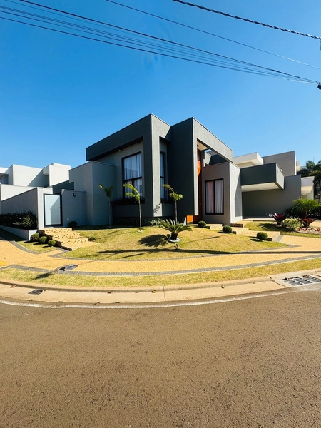 Casa de 3 suítes e piscina no condomínio Damha III em São Carlos/SP: 2ª foto da galeria de imagens do imóvel