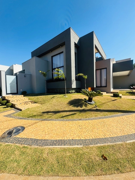Casa de 3 suítes e piscina no condomínio Damha III em São Carlos/SP: 1ª foto da galeria de imagens do imóvel