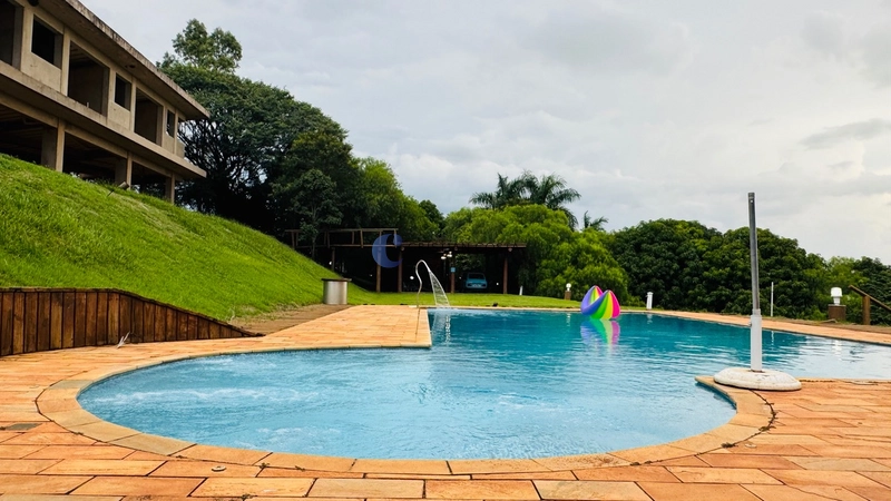 Chácara formada de 5.300m² no Condomínio Pq. Itaipú em São Carlos/SP.: 3ª foto da galeria de imagens do imóvel