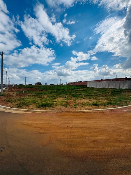 Terreno de esquina com 327m² no Condomínio Faber V em São Carlos/SP.: 1ª foto da galeria de imagens do imóvel