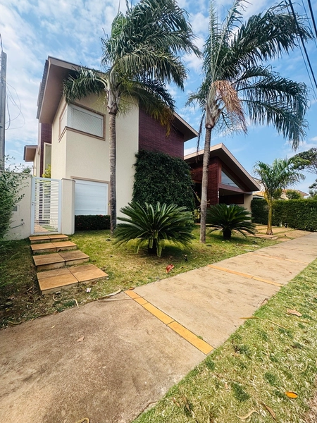 Sobrado de 4 Suítes e Piscina no Condomínio Residencial Damha II em São Carlos/SP.: 3ª foto da galeria de imagens do imóvel