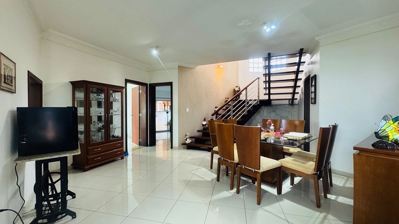 Sobrado de 4 Dormitórios no Planalto Paraíso em São Carlos/SP.: 7ª foto da galeria de imagens do imóvel