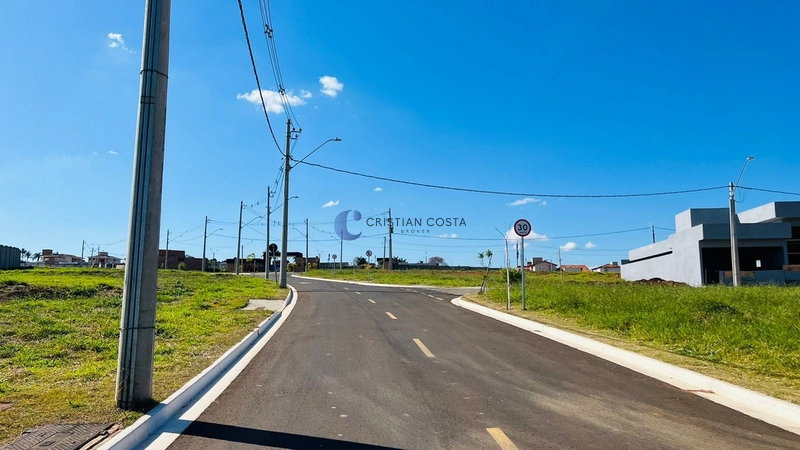 Terreno de 300 m² no condomínio Monte das Araucárias em São Carlos/SP: 3ª foto da galeria de imagens do imóvel
