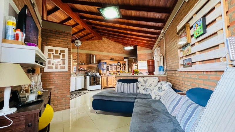 Casa de 4 dormitórios no Jardim Embaré em São Carlos/SP: 3ª foto da galeria de imagens do imóvel
