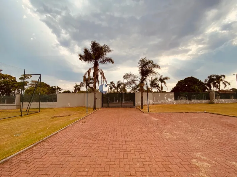 CHÁCARA COM PISCINA DE 12.000² NO COND. PQ. ITAIPU EM SÃO CARLOS/SP: 2ª foto da galeria de imagens do imóvel