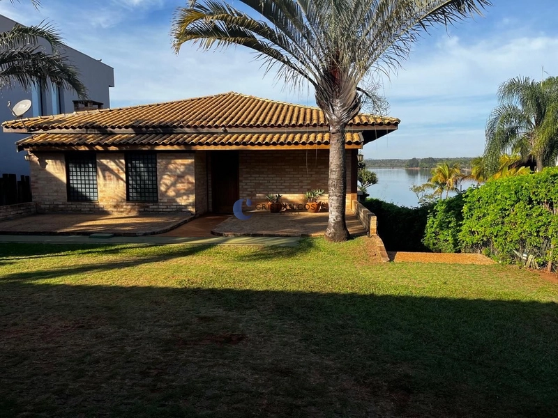 Casa pé na areia no condomínio Vivenda do Broa em Itirapina/SP.: 28ª foto da galeria de imagens do imóvel