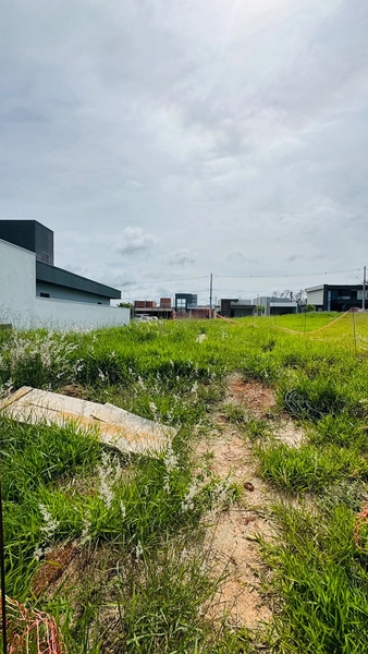 Terreno de 240m² no Condomínio Villeneuve em São Carlos/SP.: 4ª foto da galeria de imagens do imóvel