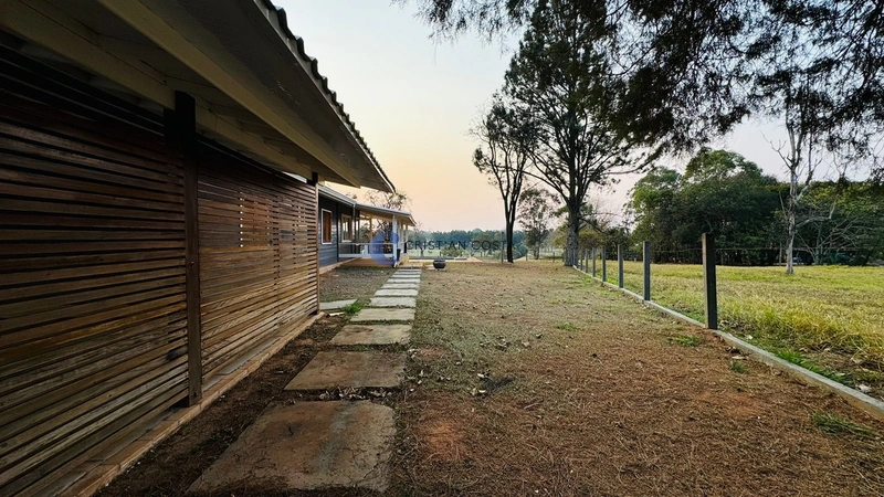 Casa de 4 dormitórios e piscina no Cond. Vila Pinhal em Itirapina/SP.: 6ª foto da galeria de imagens do imóvel