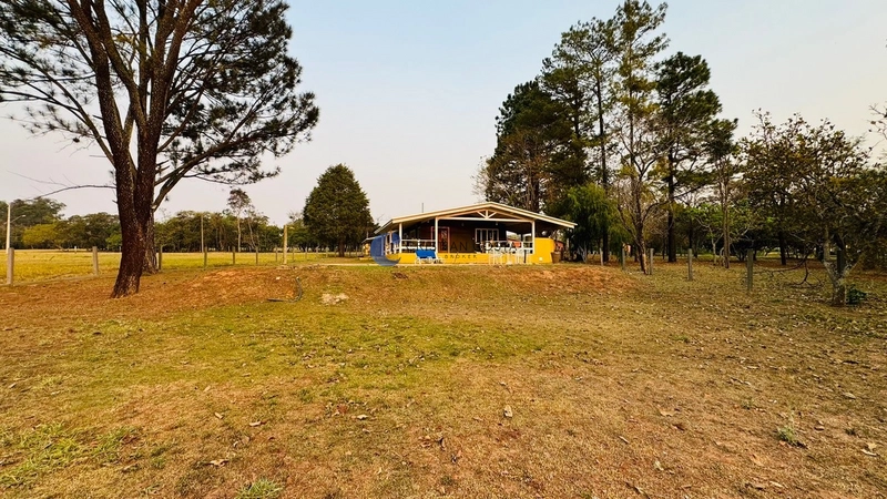 Casa de 4 dormitórios e piscina no Cond. Vila Pinhal em Itirapina/SP.: 11ª foto da galeria de imagens do imóvel